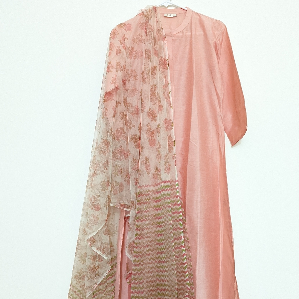 Kurta,dupatta and embroidery pant